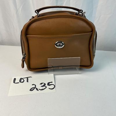 Lot E 235 Vintage Coach Limited Edition Retro Lunch Pail Crossbody