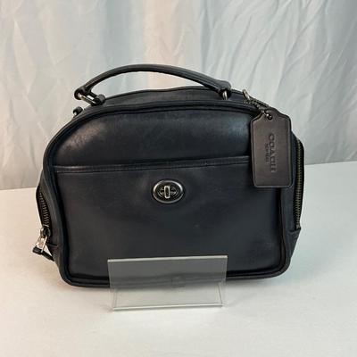 Lot E 236 Vintage Coach Limited Edition Navy Retro Lunch Pail Crossbody