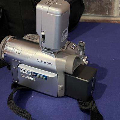 Panasonic PV-GS 65 MiniDV Camcorder w. Carry Case