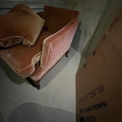 Sunniland Crushed Velvet Chair & Matching Ottoman (2058B-RG)