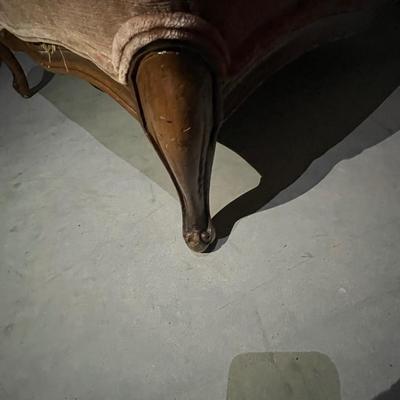 Sunniland Crushed Velvet Chair & Matching Ottoman (2058B-RG)