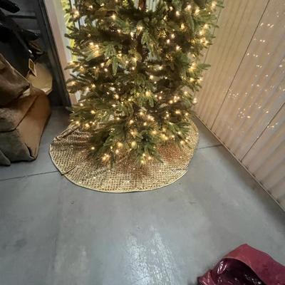 Nine Foot Lighted Christmas Tree (1018FL-MG)