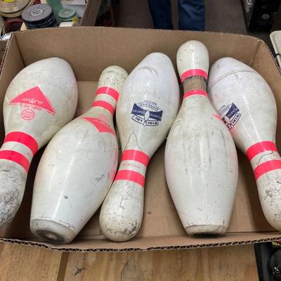 Box with 5 Regulation size Bowling Pins