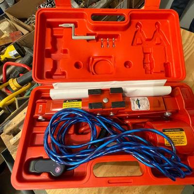 2,000 lb. Electric Jack in Carry Case