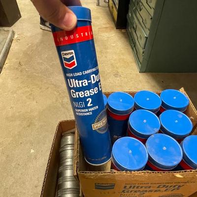 Grease Gun & Case of Chevron Ultra-duty Grease EP