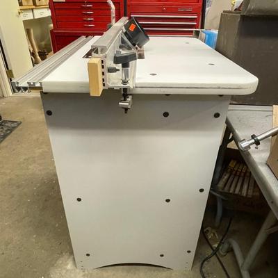 Bench Dog Router Table/Fence & built in electric Router