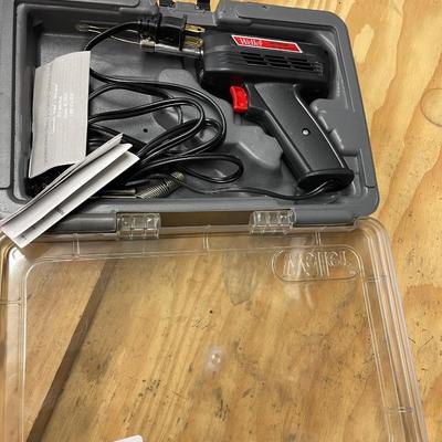 Weller Soldering Gun in carrying case 8200PKS