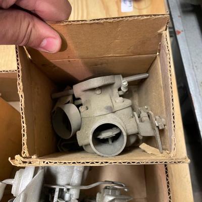 4 vintage Carburetors & 2 distributors