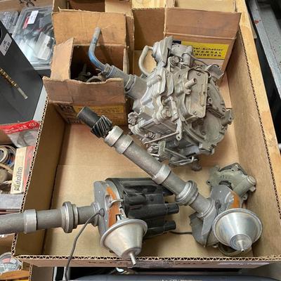 4 vintage Carburetors & 2 distributors