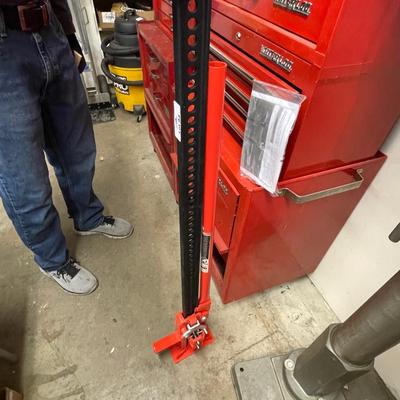 Pittsburg Farm Jack in brand new condition w/manual