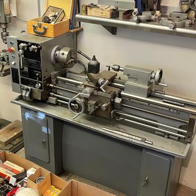 Horizontal Metal Bench Lathe Type CQ6230-900 w/all components