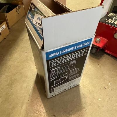 Everbilt Commercial Utility Pump in box