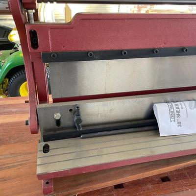 Central Machinery 30" Shear Brake Roll