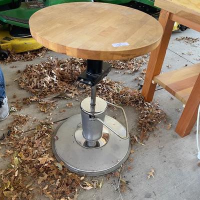 Round hydraulic press wood top table