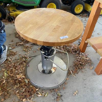 Round hydraulic press wood top table