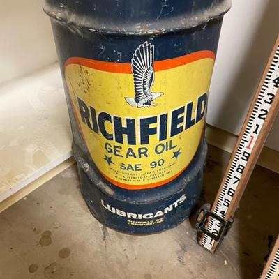 Tall Richfield SAE 90 Gear Metal Oil Can