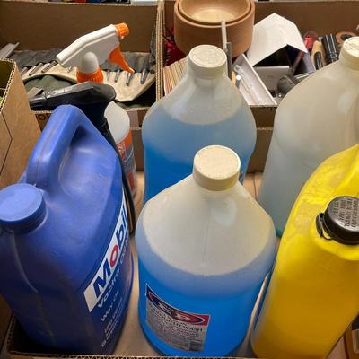 Box of 8 various liquids - Wiper Fluid/Antifreeze/Oil