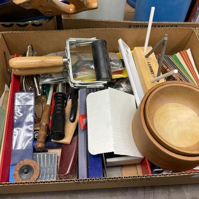 Box of misc./Old Knives/bowls/screwdrivers