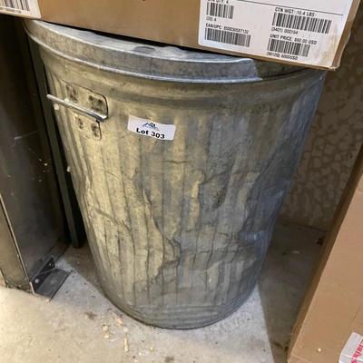 Vtg. Galanized Steel Garbage Can with Lid