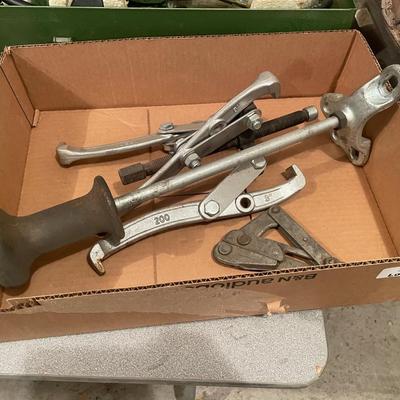 Box of metal industrial Dent Pullers