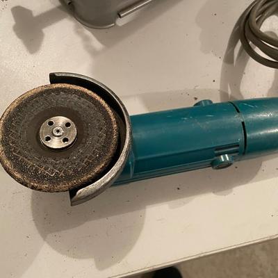 Makita Model 9501B 100mm disc grinder