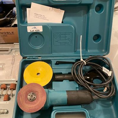 Makita electric Model 9533NB Angle Grinder w/case & accessories