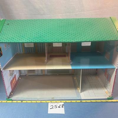 Vintage 1960s Marx Tin Doll House