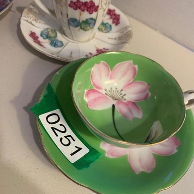 Antique Occupied Japan Tea Cup & Saucers Lot