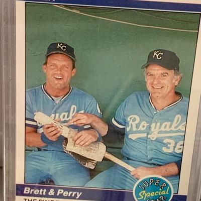 Estate Sports Trading Cards Lot Jordan Mattingly Brett Aaron Some Signed