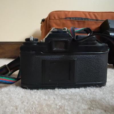 LOT 14B: Nikon FG 35mm Film Camera w/ Lens & Vivitar Auto Thyristor Flash 2800