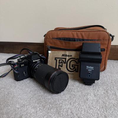 LOT 14B: Nikon FG 35mm Film Camera w/ Lens & Vivitar Auto Thyristor Flash 2800