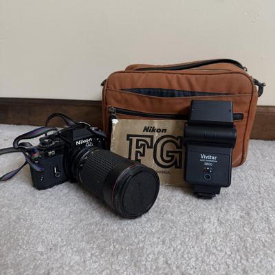 LOT 14B: Nikon FG 35mm Film Camera w/ Lens & Vivitar Auto Thyristor Flash 2800