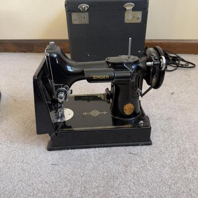 LOT 25B: Singer Portable Electric Sewing Machine 221-1 w/ Accessories