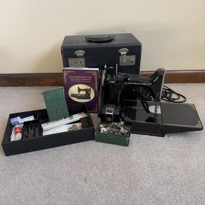 LOT 25B: Singer Portable Electric Sewing Machine 221-1 w/ Accessories