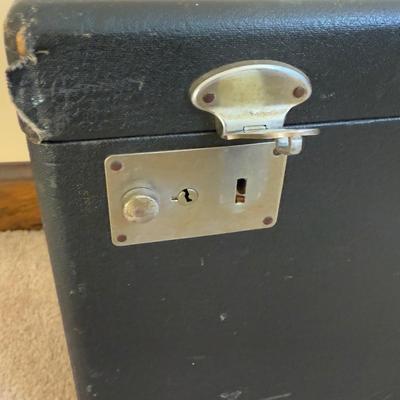 LOT 25B: Singer Portable Electric Sewing Machine 221-1 w/ Accessories