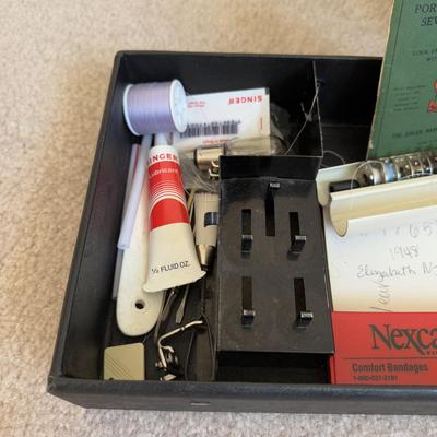 LOT 25B: Singer Portable Electric Sewing Machine 221-1 w/ Accessories