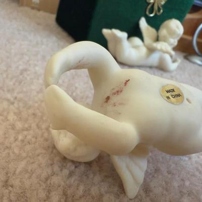 LOT 26B: Religious Home Decor & Books