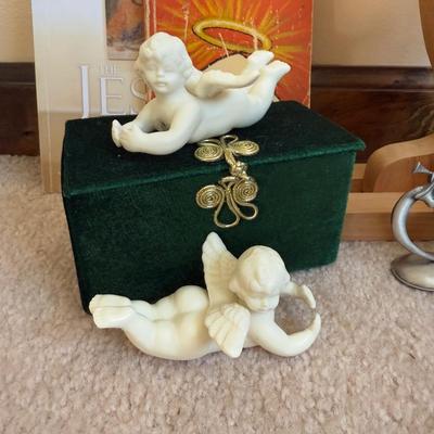 LOT 26B: Religious Home Decor & Books