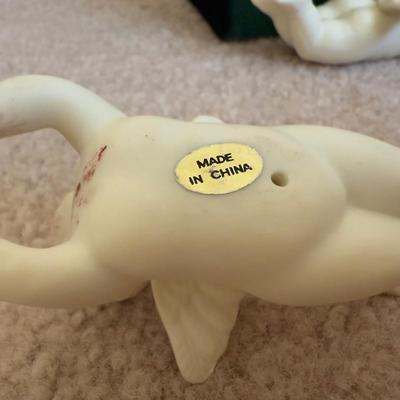 LOT 26B: Religious Home Decor & Books