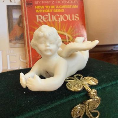 LOT 26B: Religious Home Decor & Books