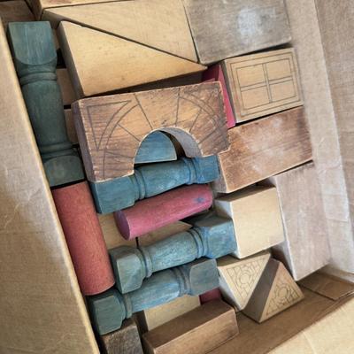 LOT 27B: Vintage 1950s Monopoly, 1970s Triple Yahtzee & c1950s-60s Kids Puzzles