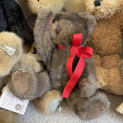 LOT 28B: Collection of Stuffed Bears - Boyd’s, 1979 North American Bear Co & More