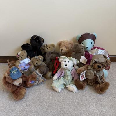 LOT 28B: Collection of Stuffed Bears - Boyd’s, 1979 North American Bear Co & More