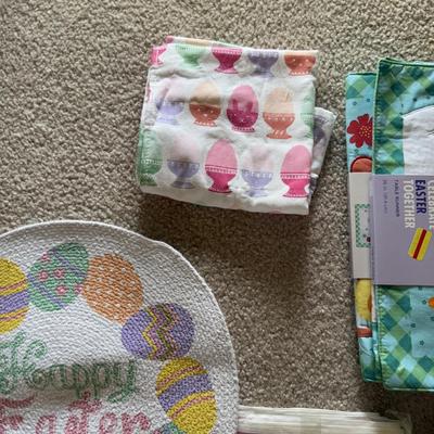 LOT 34B: Collection of Easter / Spring Home Decor