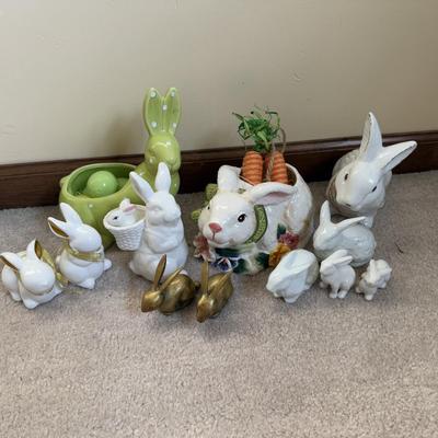 LOT 34B: Collection of Easter / Spring Home Decor