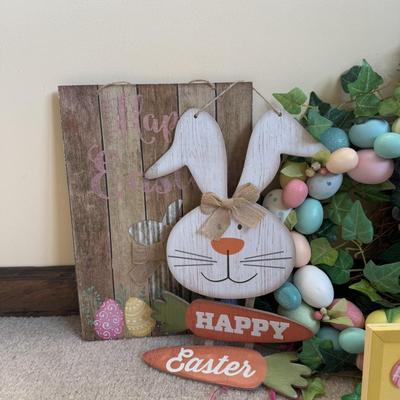 LOT 34B: Collection of Easter / Spring Home Decor