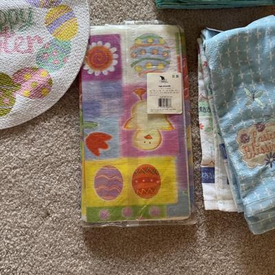 LOT 34B: Collection of Easter / Spring Home Decor