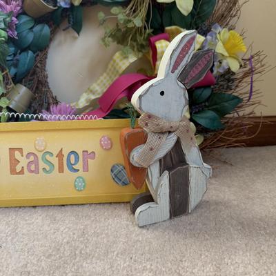 LOT 34B: Collection of Easter / Spring Home Decor