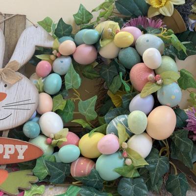 LOT 34B: Collection of Easter / Spring Home Decor