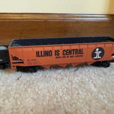 LOT 36B: Atlas HO Train Cars in Boxes, Throttlepack Model 501 Transformer w/ Box & More